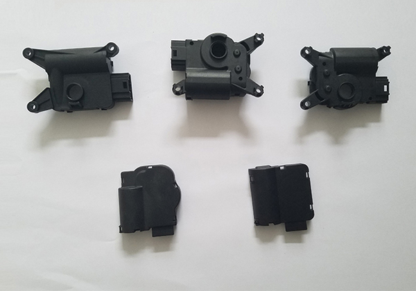 汽(qi)車模具(ju)